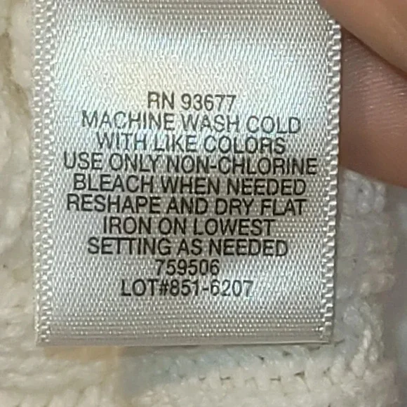 Liz Claiborne White Long Sleeve Cable Knit Pullover Sweater Size Large - Picture 4 of 12